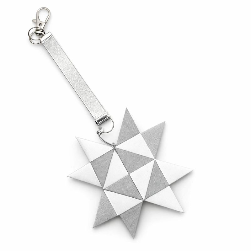 Nahkpaelaga helkurripats - HÕBEDANE